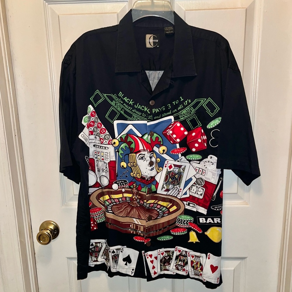 CHILLWEAR Men’s Short Sleeve Button Gambling Down Shirt. Sz L.